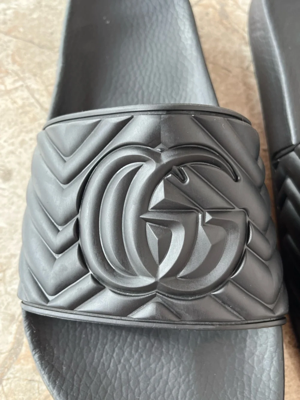 Gucci GG Marmont Matelassé Black Rubber Slides Designer Luxury Pool Sandals